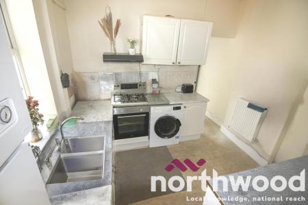 2 bedroom Flat to let in Princes Street, Southport, PR8