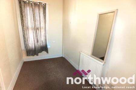 2 bedroom Flat to let in Princes Street, Southport, PR8