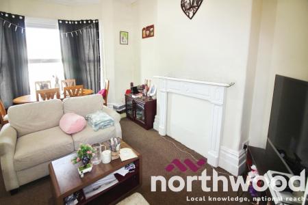 2 bedroom Flat to let in Princes Street, Southport, PR8
