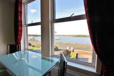 2 bedroom Flat to let in Promenade, Southport, PR9