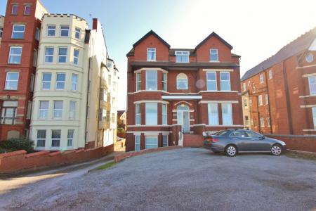 2 bedroom Flat to let in Promenade, Southport, PR9