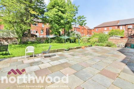 2 bedroom Flat to let in Knowsley Road, Southport, PR9