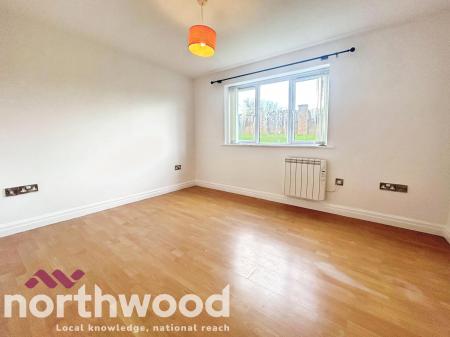 2 bedroom Flat to let in Liverpool Road North, Burscough, L40