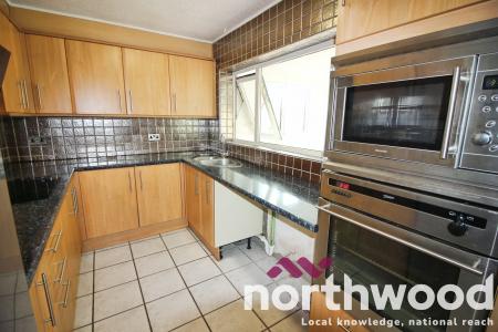 3 bedroom Detached house to let in Ruddington Road, Kew, Southport, PR8