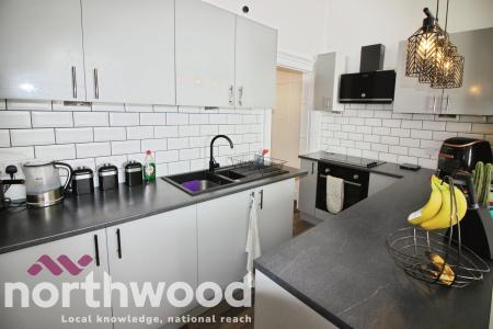 2 bedroom Flat to let in Church Street, Southport, Southport, PR9