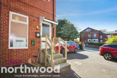 2 bedroom Flat to let in Church Street, Southport, Southport, PR9