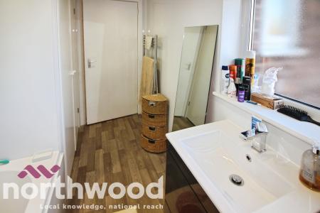 2 bedroom Flat to let in Church Street, Southport, Southport, PR9