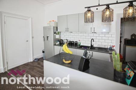 2 bedroom Flat to let in Church Street, Southport, Southport, PR9