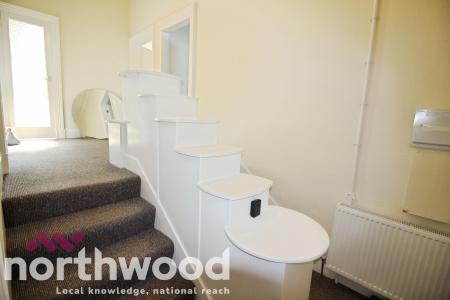 2 bedroom Flat to let in Church Street, Southport, Southport, PR9