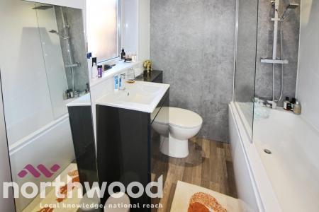 2 bedroom Flat to let in Church Street, Southport, Southport, PR9