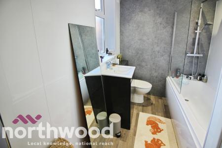 2 bedroom Flat to let in Church Street, Southport, Southport, PR9