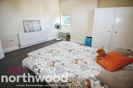 2 bedroom Flat to let in Church Street, Southport, Southport, PR9
