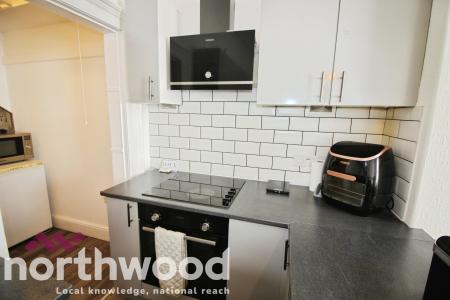 2 bedroom Flat to let in Church Street, Southport, Southport, PR9