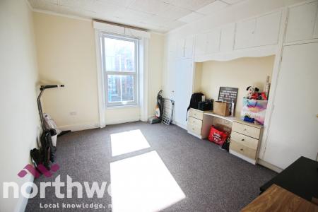 2 bedroom Flat to let in Church Street, Southport, Southport, PR9