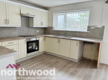 3 bedroom Terraced House to let in Hallcroft, Birch Green, Skelmersdale, WN8