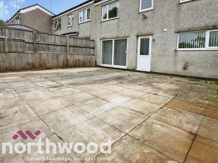 3 bedroom Terraced House to let in Hallcroft, Birch Green, Skelmersdale, WN8