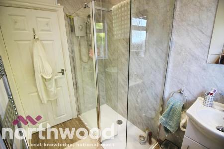 2 bedroom Bungalow to let in The Crescent, Southport, PR9