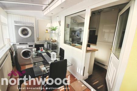 2 bedroom Bungalow to let in The Crescent, Southport, PR9