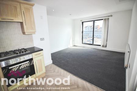2 bedroom Flat to let in Kingsway, Southport, PR8