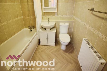 2 bedroom Flat to let in Kingsway, Southport, PR8