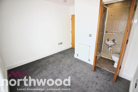 2 bedroom Flat to let in Kingsway, Southport, PR8