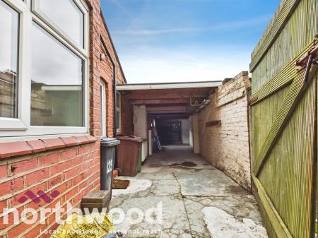 4 bedroom Semi-detached house for sale in Southbank Road, Southport, PR8