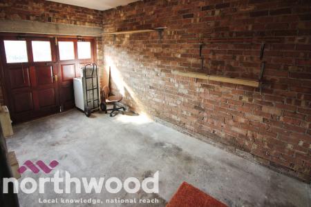 3 bedroom Semi-detached house to let in Court Road, Southport, PR9
