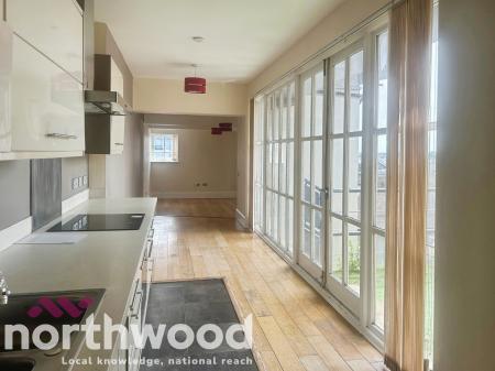 2 bedroom Flat for sale in 130c Lord Street, Southport, PR9