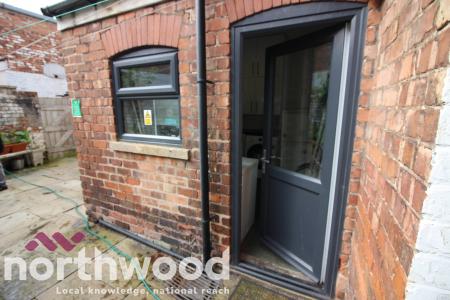 1 bedroom House share to let in King Street £85 per week, Southport, PR8