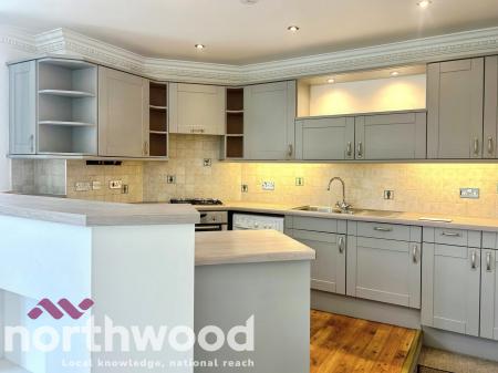 2 bedroom Flat for sale in Marine Gate Mansions, The Promenade, Southport, PR9