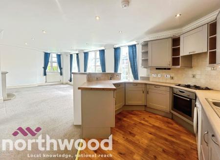 2 bedroom Flat for sale in Marine Gate Mansions, The Promenade, Southport, PR9
