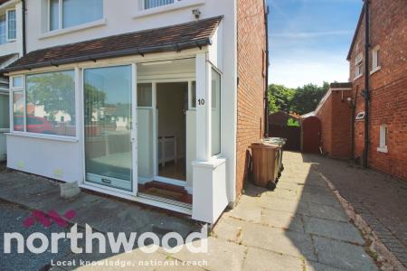 3 bedroom Semi-detached house to let in Birkey Lane, Formby, L37