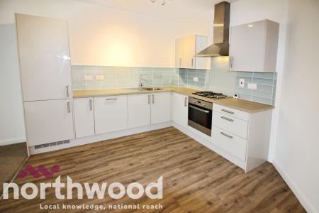 2 bedroom Flat to let in Maplebeck Drive, Kew, Southport, PR8