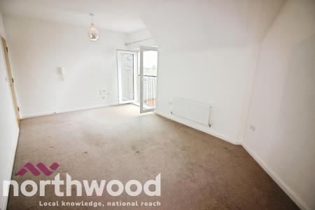 2 bedroom Flat to let in Maplebeck Drive, Kew, Southport, PR8