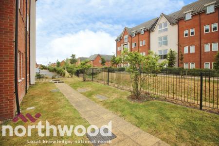 2 bedroom Flat to let in Maplebeck Drive, Kew, Southport, PR8