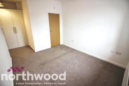 2 bedroom Flat to let in Maplebeck Drive, Kew, Southport, PR8