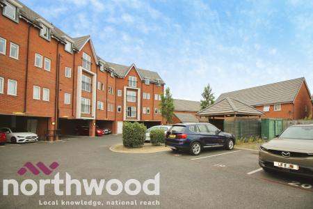 2 bedroom Flat to let in Maplebeck Drive, Kew, Southport, PR8