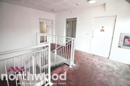 2 bedroom Flat to let in Maplebeck Drive, Kew, Southport, PR8