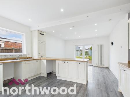 4 bedroom Semi-detached house for sale in Grimshaw Lane, Ormskirk, L39
