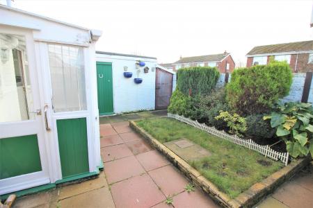 2 bedroom Bungalow to let in Smithy Green, Formby, L37