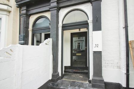 2 bedroom Flat to let in Bold Street, Southport, PR9