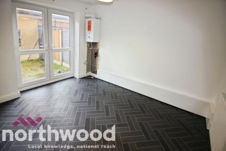 2 bedroom Flat to let in Bath Street North, Southport, PR9