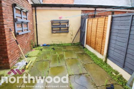 2 bedroom Flat to let in Bath Street North, Southport, PR9