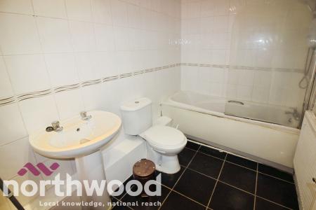 2 bedroom Flat to let in Bath Street North, Southport, PR9