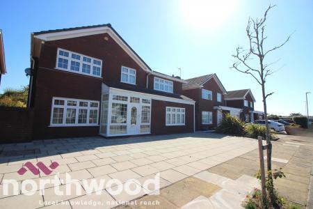 5 bedroom Detached house to let in Brinklow Close, Ainsdale, Southport, PR8