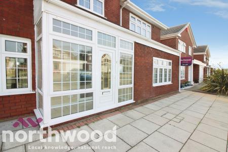 5 bedroom Detached house to let in Brinklow Close, Ainsdale, Southport, PR8