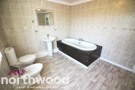 5 bedroom Detached house to let in Brinklow Close, Ainsdale, Southport, PR8