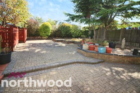 5 bedroom Detached house to let in Brinklow Close, Ainsdale, Southport, PR8