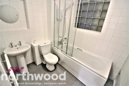 2 bedroom Flat to let in Argyle Road, Southport, PR9