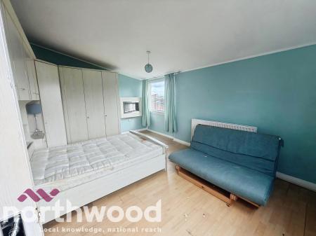 5 bedroom Terraced House to let in Willow Hey, Skelmersdale, WN8